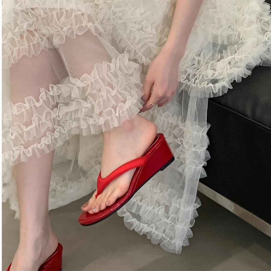 单鞋女款2025新款爆款鞋子配裙子坡跟鞋时尚坡跟拖鞋小众设计感