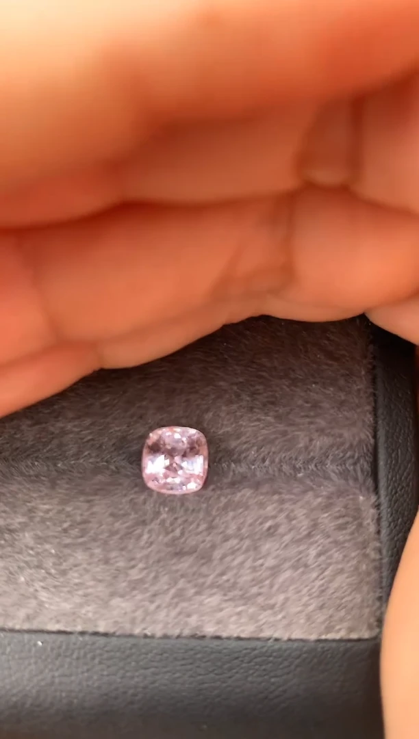 未镶嵌裸石定制尖晶石枕型 星黛露色调 2.23ct