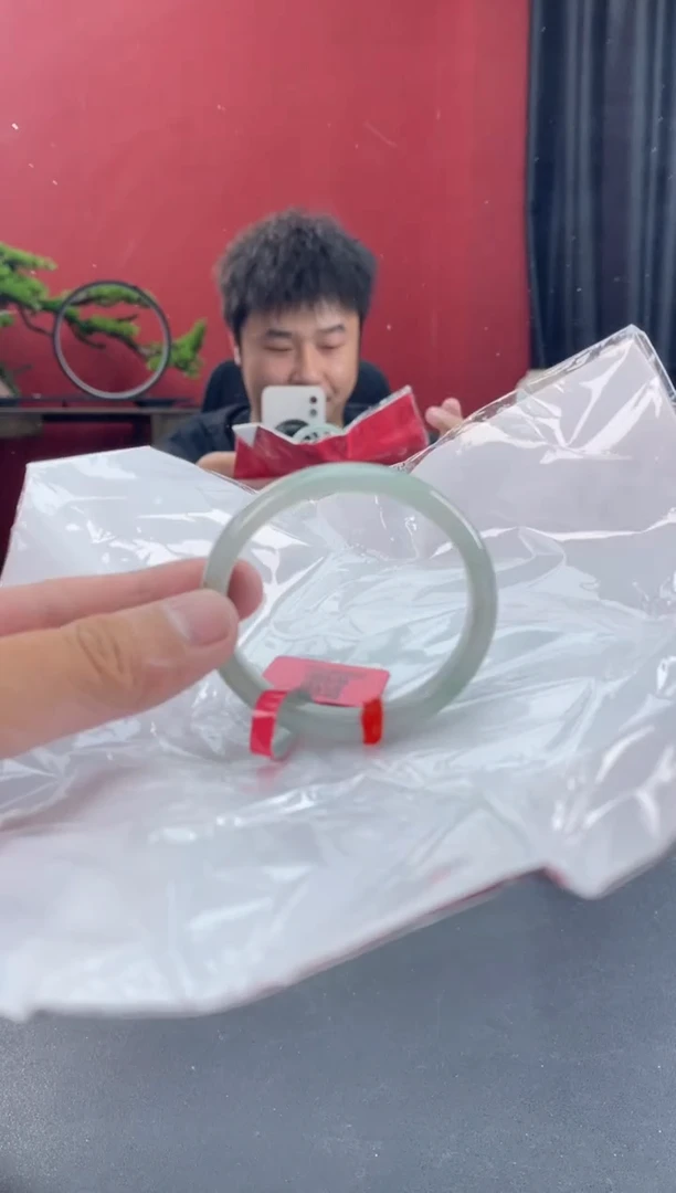 未镶嵌手镯（贵妃镯）翡翠11