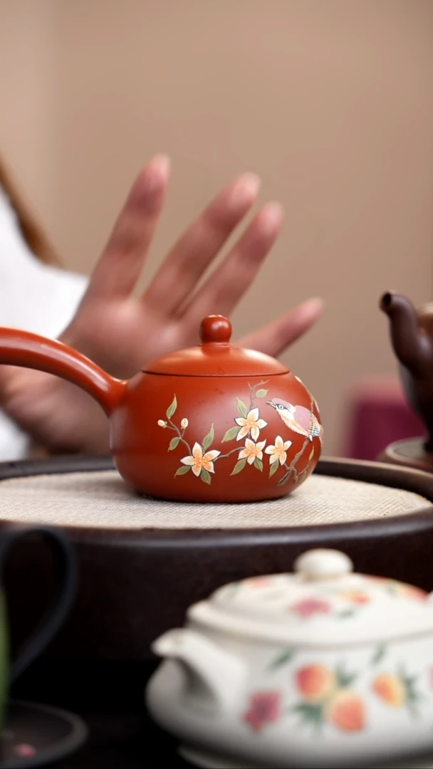 茶壶紫砂朱泥西施侧把泥绘花鸟