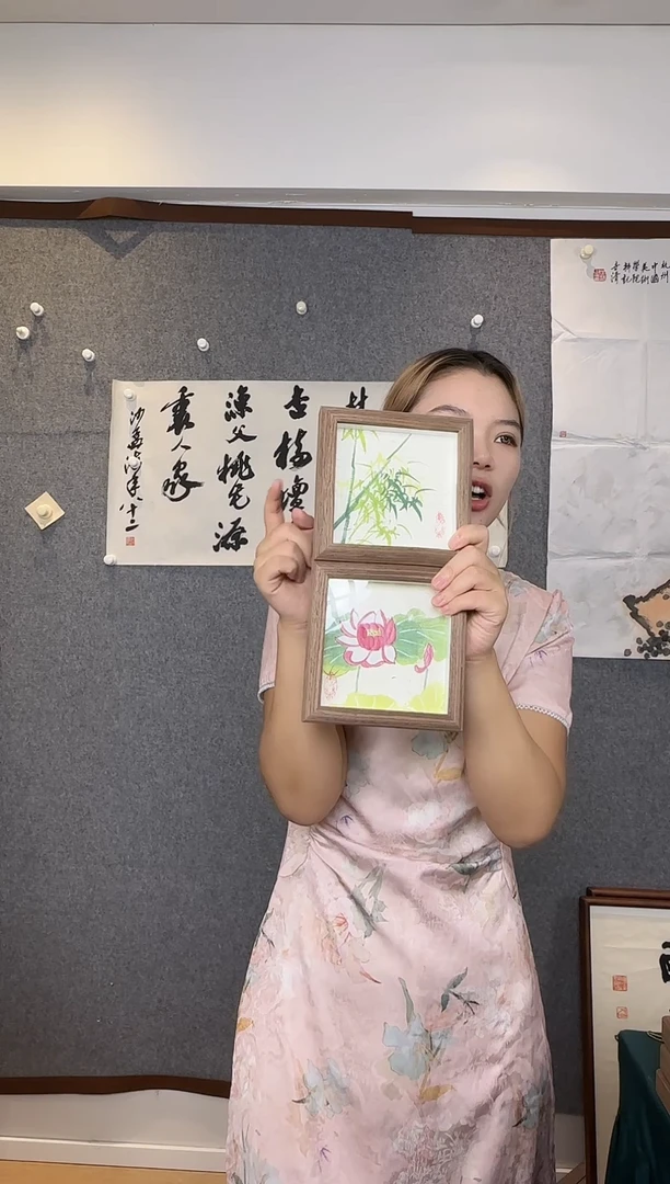 国画老师手绘作品带框2个
