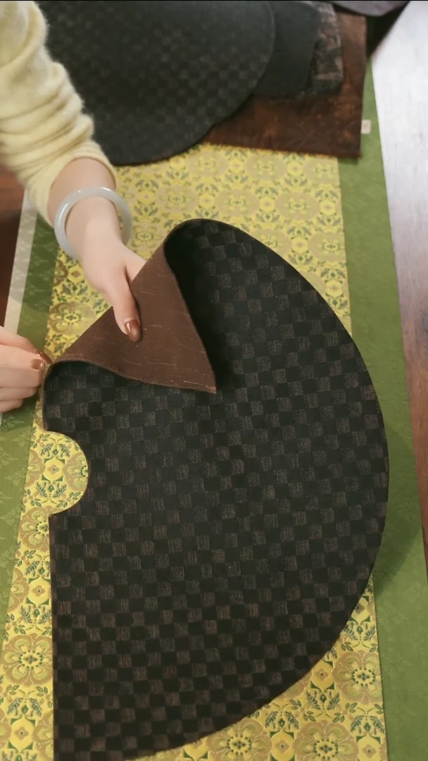 棋盘格玄璜干泡············