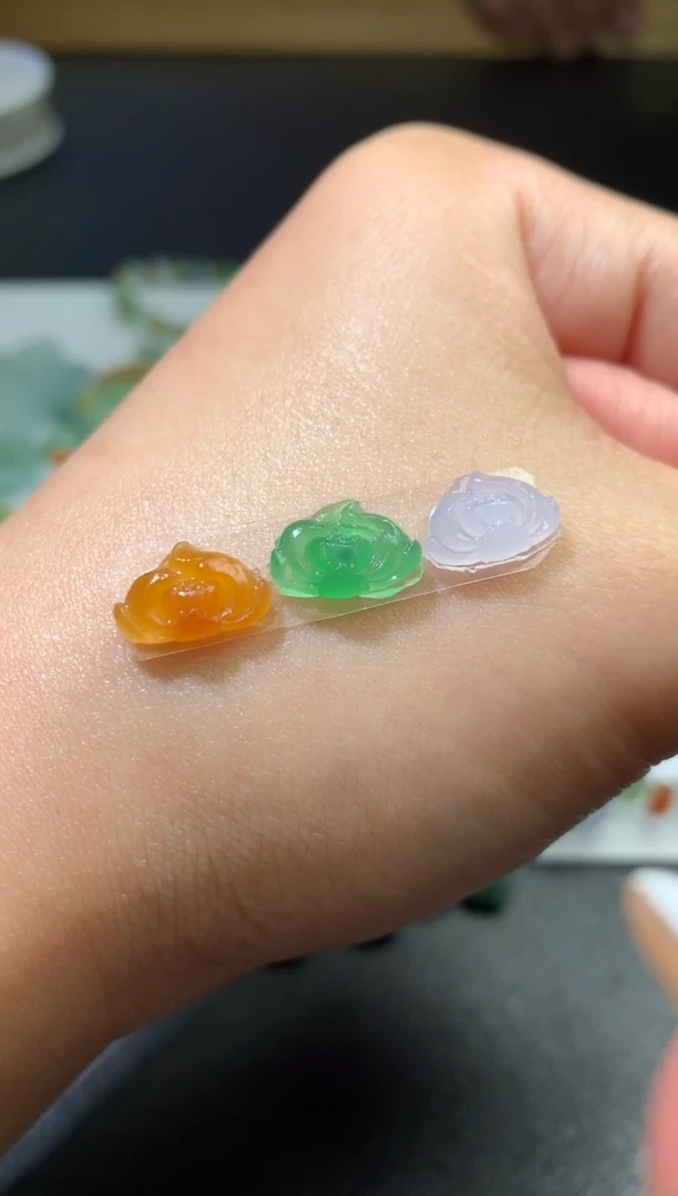 未镶嵌定制翡翠毛货 8.6-10.3-3.8