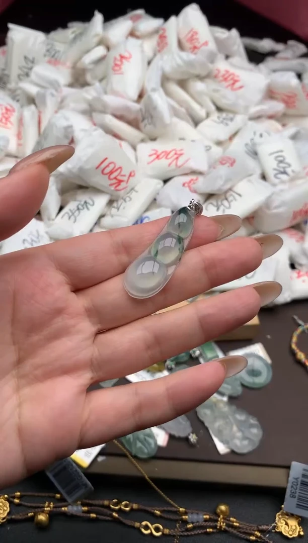 【闪购商品】翡翠颈饰18K金镶嵌一