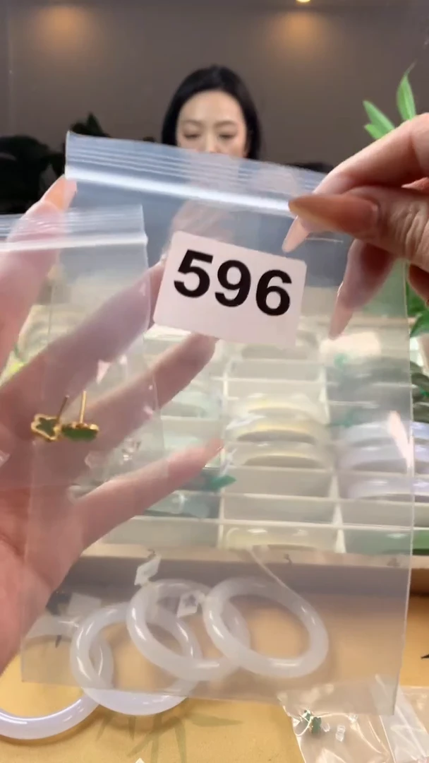 【闪购商品】玛瑙/玉髓手镯银S925镶嵌596