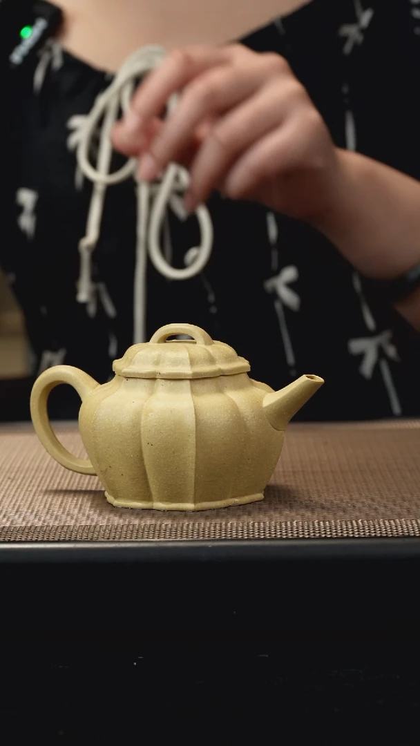 茶壶紫砂本绿筋纹培风150CC微瑕