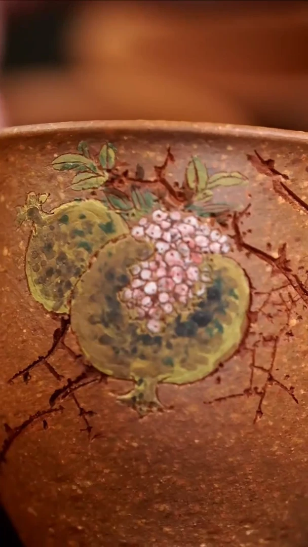 【闪购商品】紫砂茶壶27-葵黄段刻绘+泥绘石榴铃铛杯120