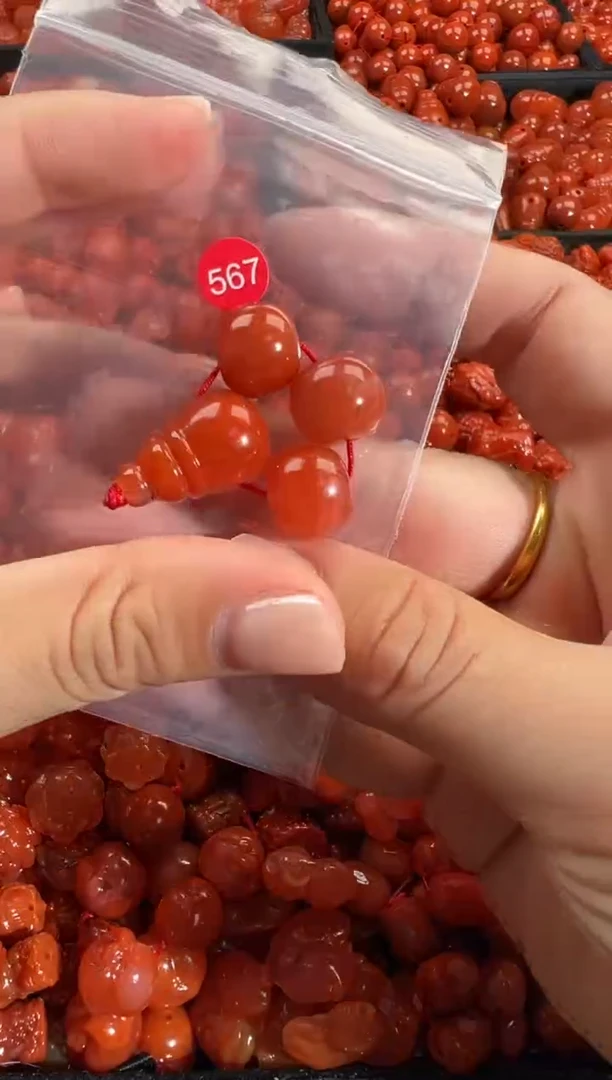 颈饰未镶嵌南红玛瑙1