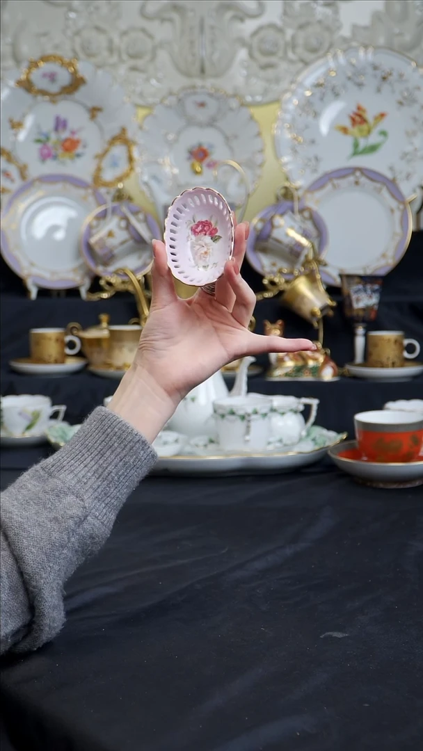 骨瓷婷婷中古器物如图所示127