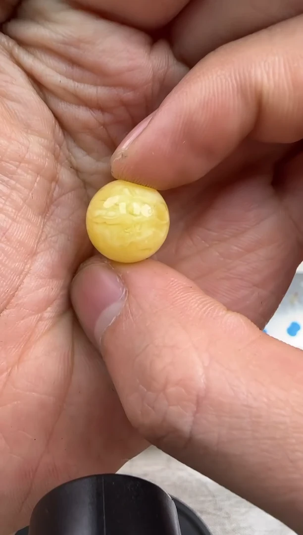 蜜蜡未镶嵌珠宝奇石艾*微瑕