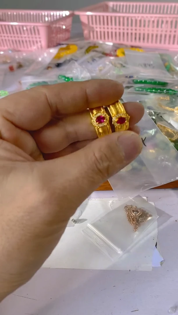 【闪购商品】水晶颈饰银S925镶嵌894红宝，蓝宝，多样性发一件赠链