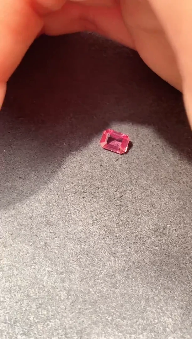 裸石蓝宝石1.07克拉无烧帕帕拉恰
