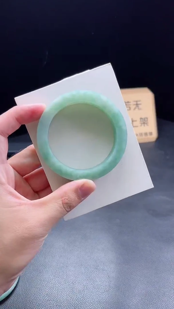 未镶嵌手镯定制翡翠闲***姐定制