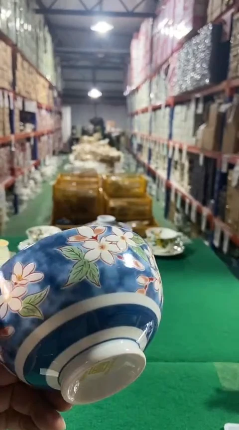 瓷片碗碟好物一件不留@@1