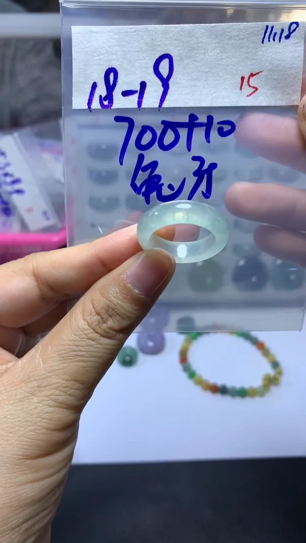 未镶嵌定制翡翠兔****干毛货需精细抛光拍一发一