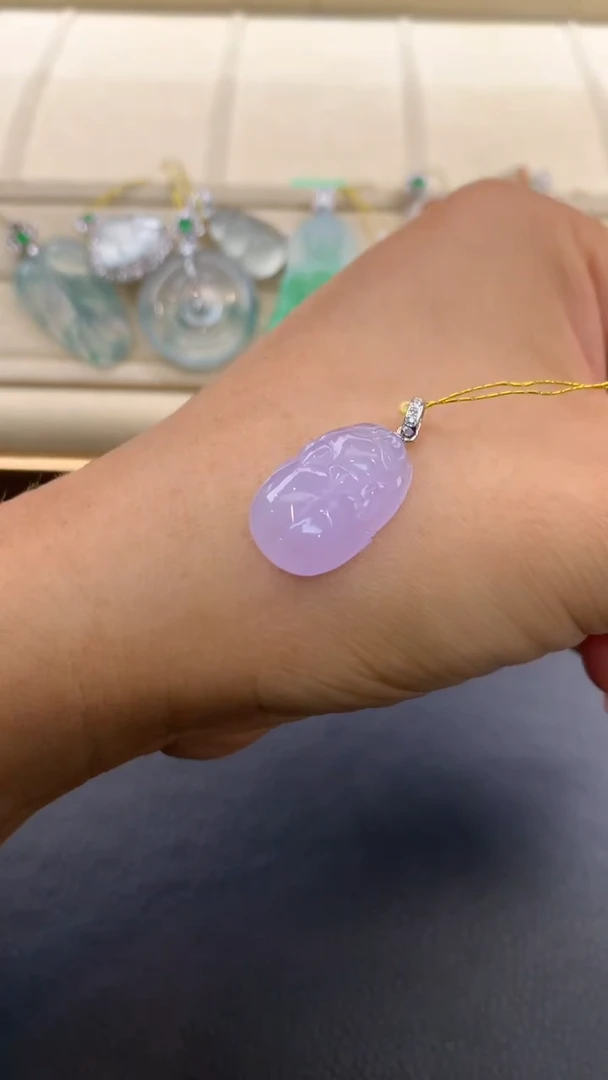 翡翠18K金镶嵌颈饰Q414