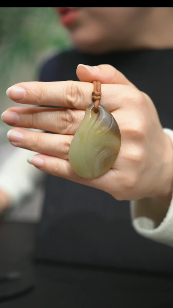 颈饰未镶嵌和田玉风生水起