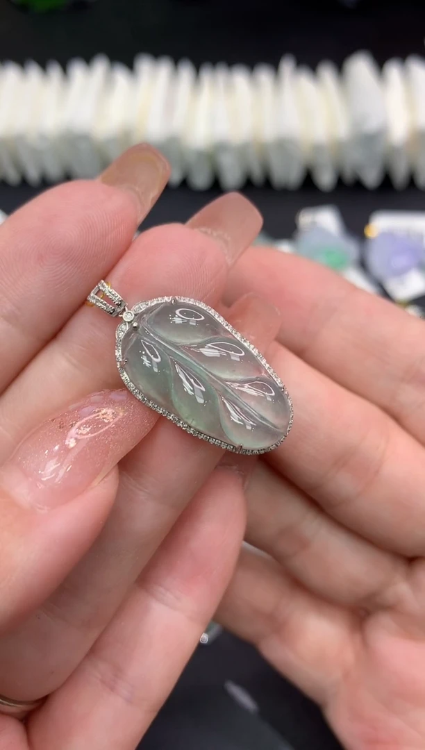 吊坠(不含链)18K金镶嵌翡翠111