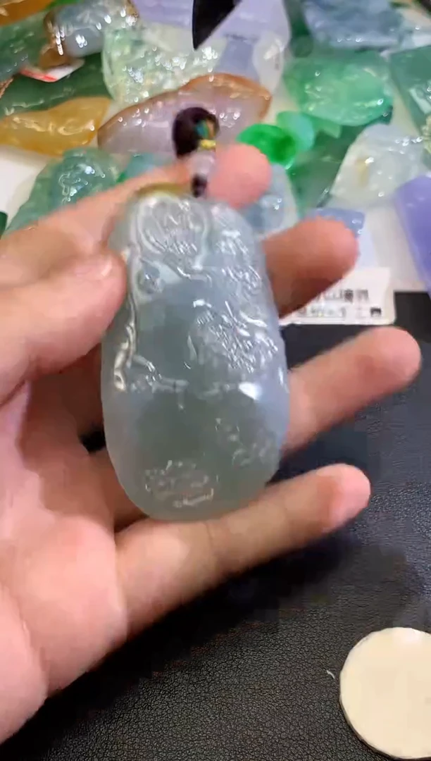 翡翠未镶嵌吊坠(不含链)975