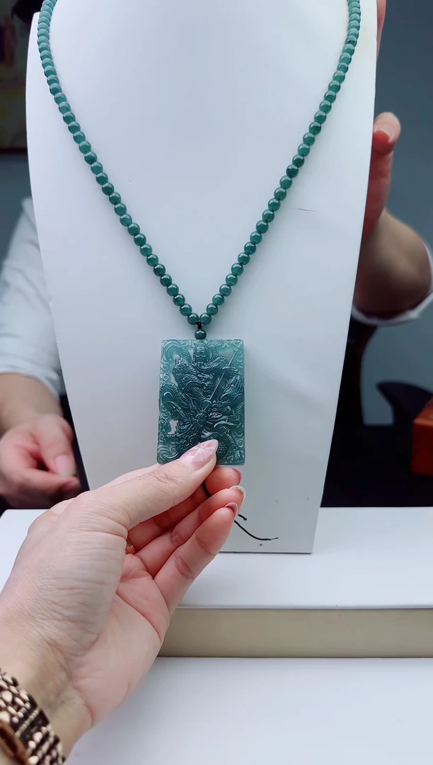 颈饰未镶嵌翡翠多样性发其一