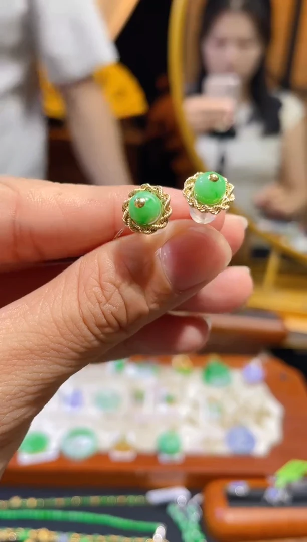 颈饰18K金镶嵌翡翠假一赔三