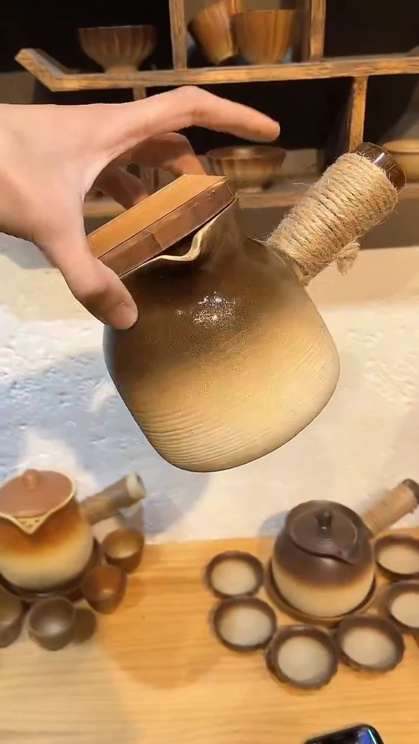 【闪购商品】800ml黑色月牙罐罐壶+木盖