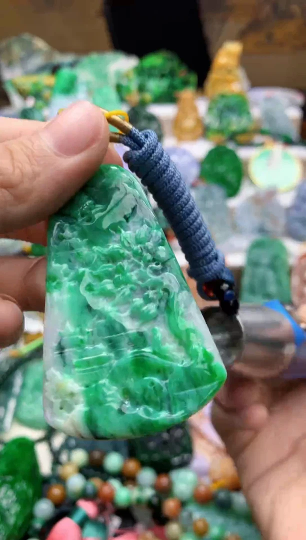颈饰未镶嵌翡翠天然A货翡翠