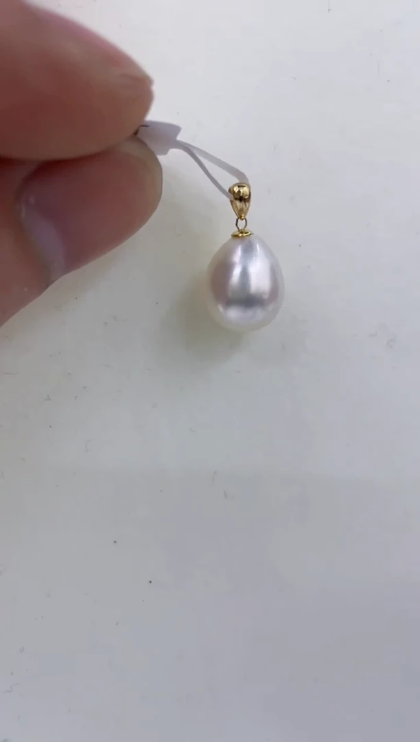 颈饰18K金镶嵌海水珍珠