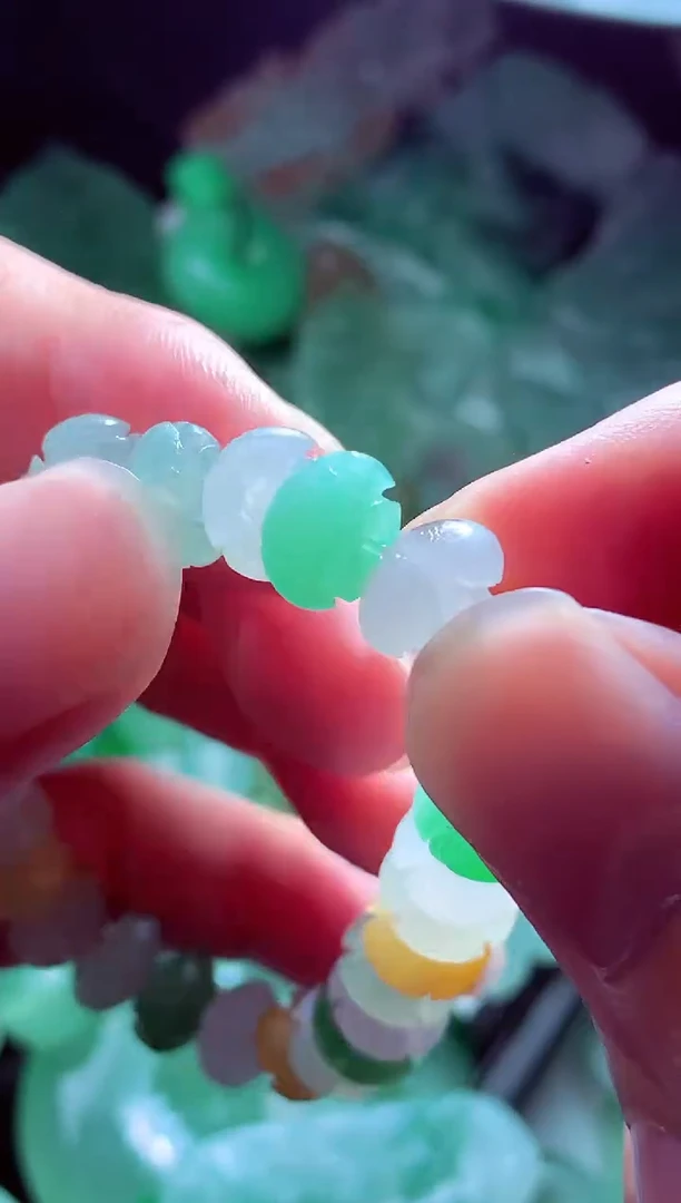 未镶嵌定制翡翠无*?翡翠毛货定制