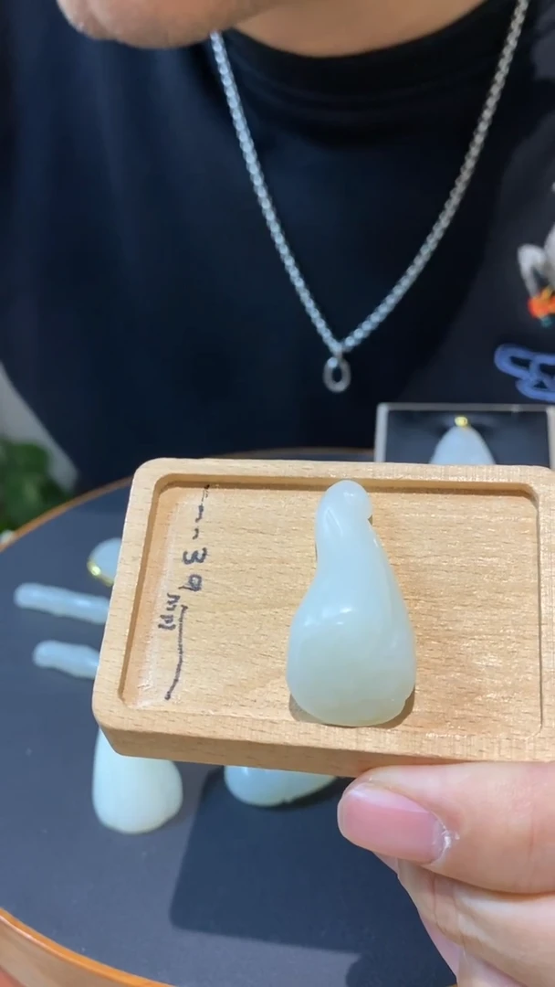 吊坠(不含链)未镶嵌和田玉（白玉）白玉莲蓬