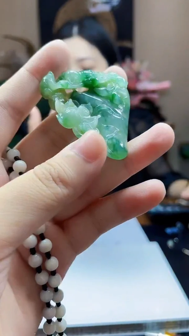 未镶嵌定制翡翠吊坠107