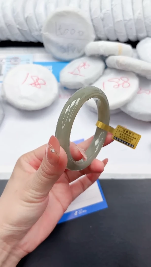 手镯和田玉未镶嵌128*-58.2QS4