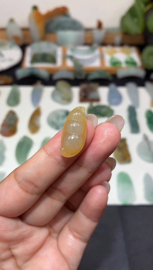 未镶嵌定制翡翠小豆子