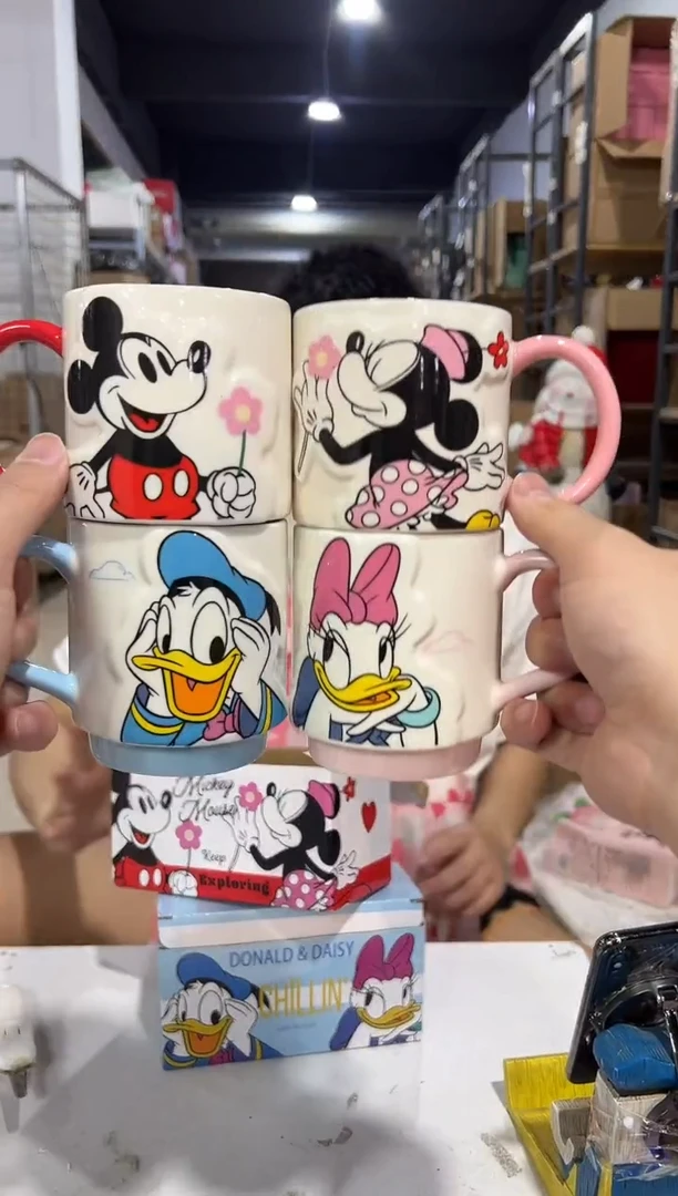 瓷片原盒唐老鸭黛西对杯加米奇米妮拿花对杯