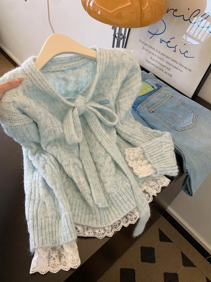 【原版】韩系温柔风蕾丝拼接针织女冬季新款小香风减龄蓝色毛针织衫