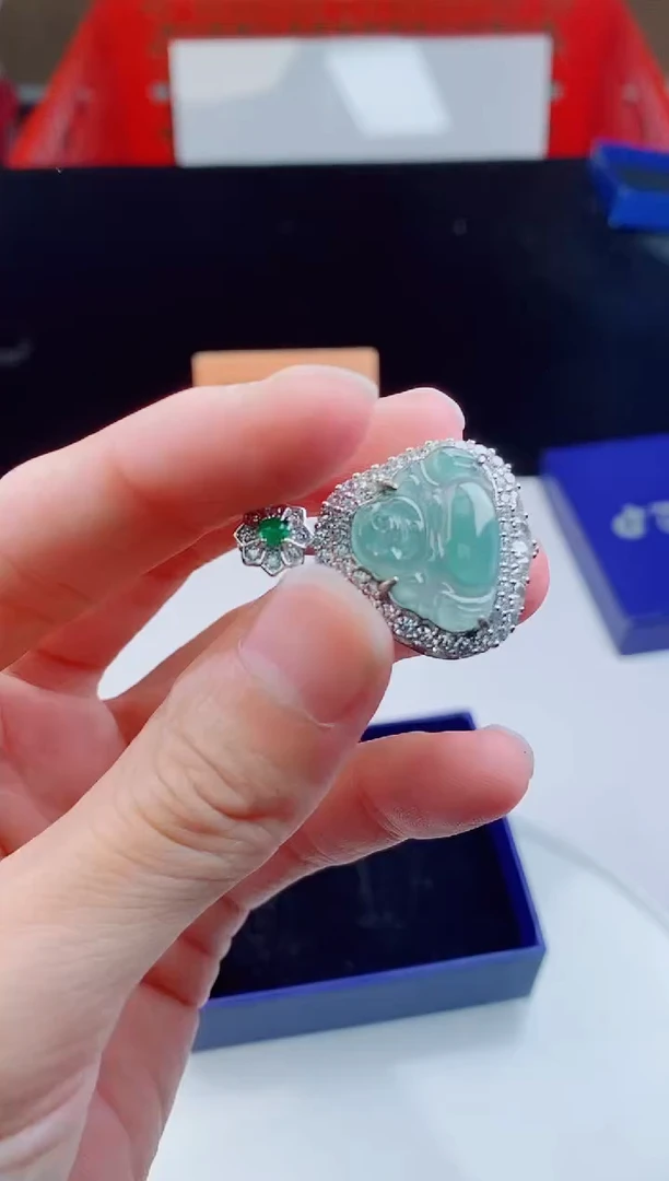 颈饰未镶嵌翡翠    ·