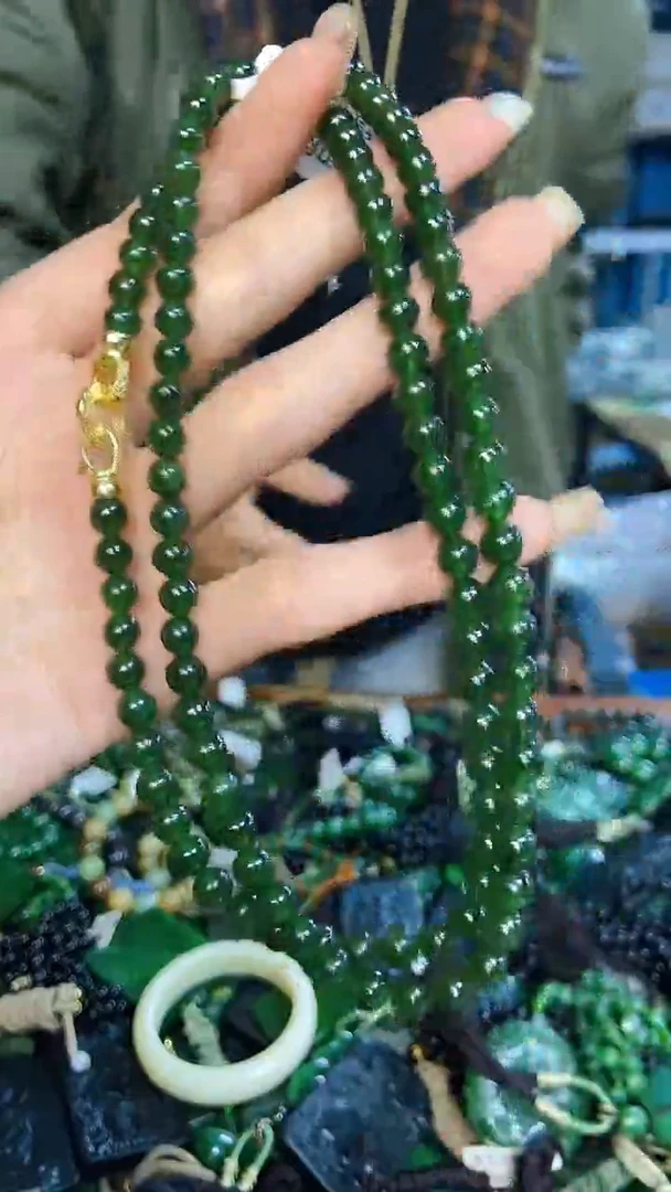 未镶嵌和田玉挂件1