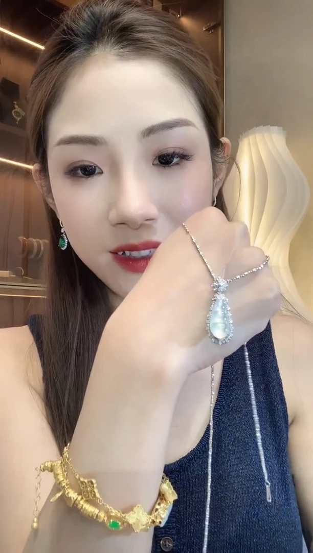 翡翠18K金镶嵌吊坠(不含链)C13