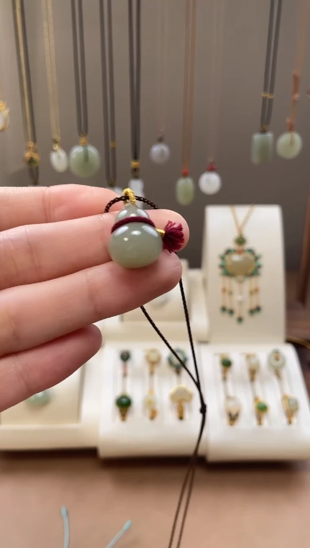 颈饰未镶嵌和田玉和田玉吊坠