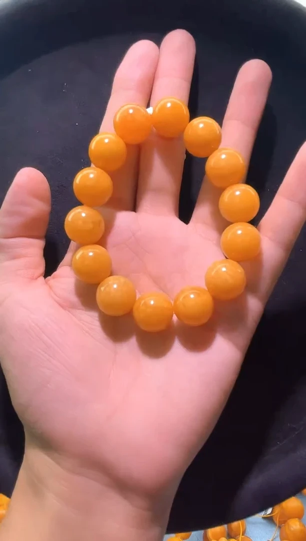 蜜蜡未镶嵌珠宝奇石66