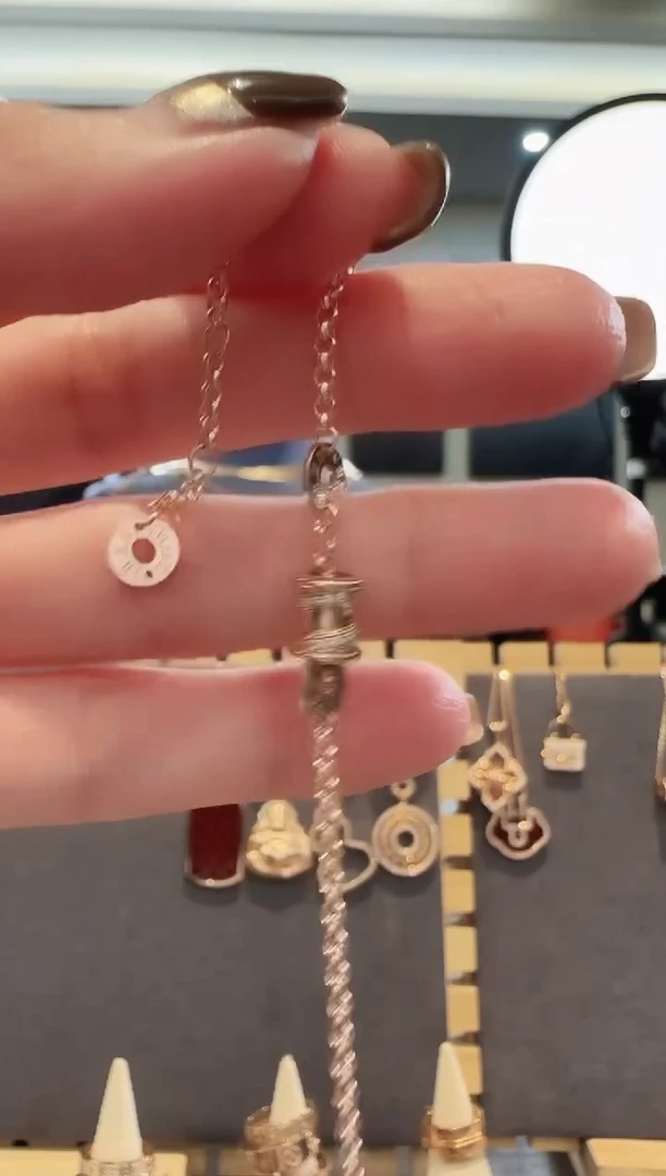 18K金镶嵌手链天然钻石18K金钻石小蛮腰手链