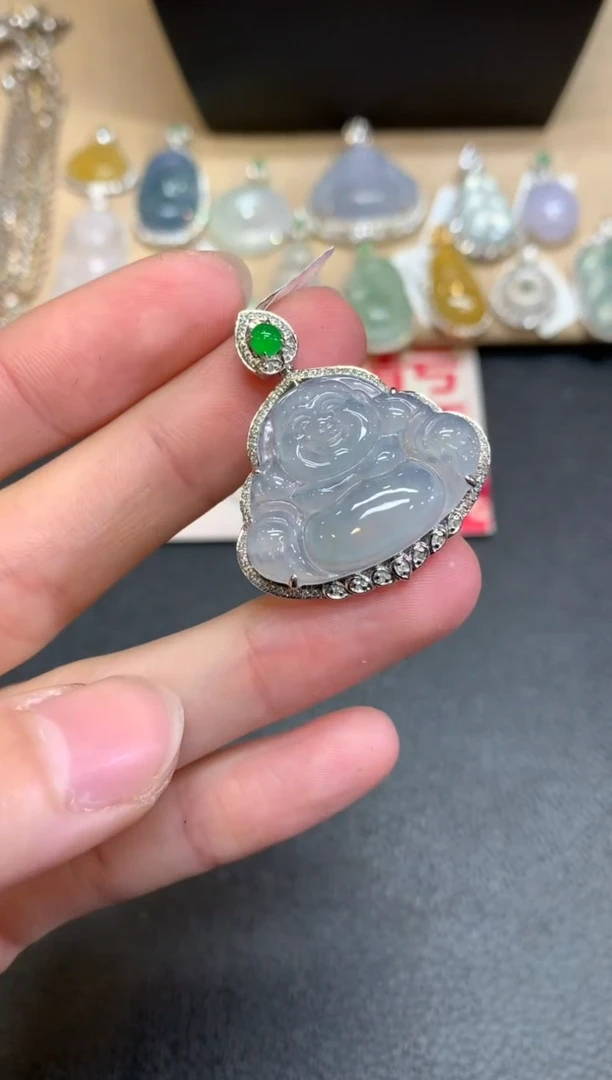 【闪购商品】翡翠颈饰18K金镶嵌佛公【无服务费】