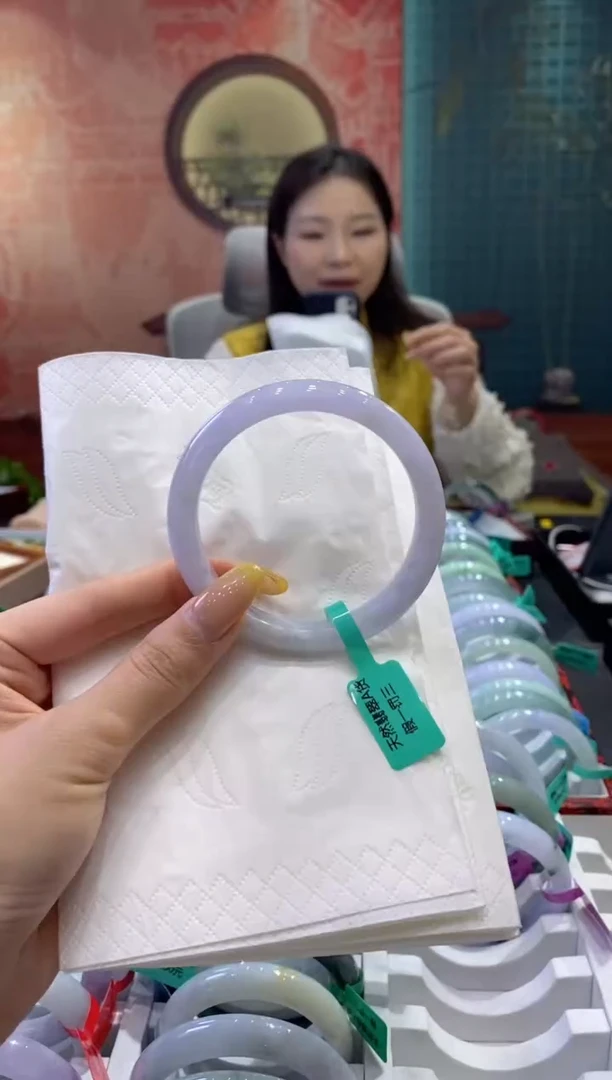 翡翠手镯未镶嵌多人19468