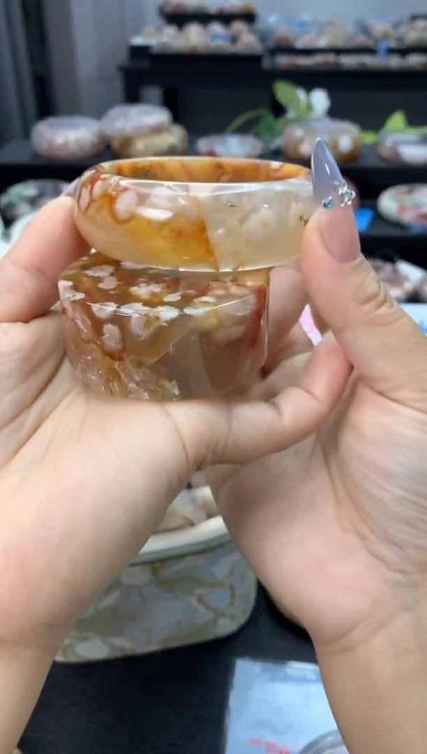 未镶嵌手镯石英质玉56圈口  赠送镯心