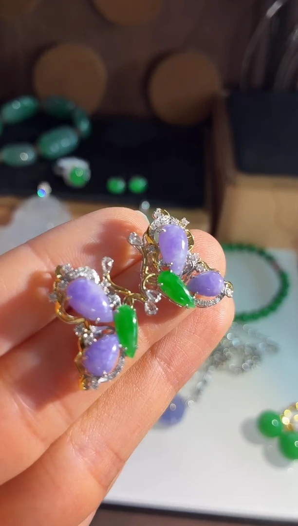 18K金镶嵌翡翠耳饰耳饰