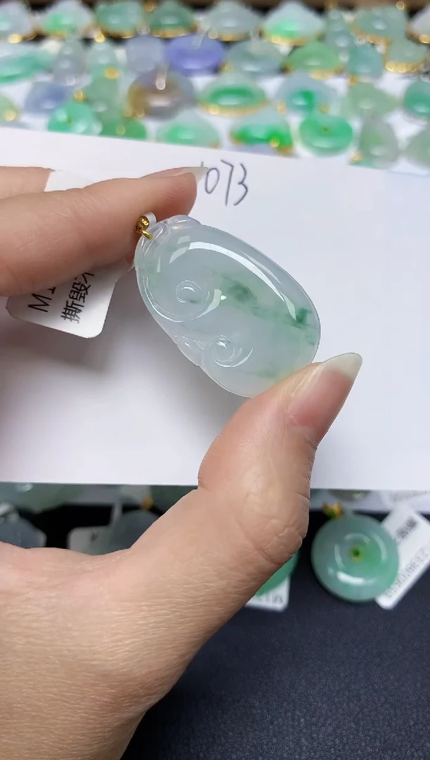 翡翠18K金镶嵌颈饰 天然翡翠A货