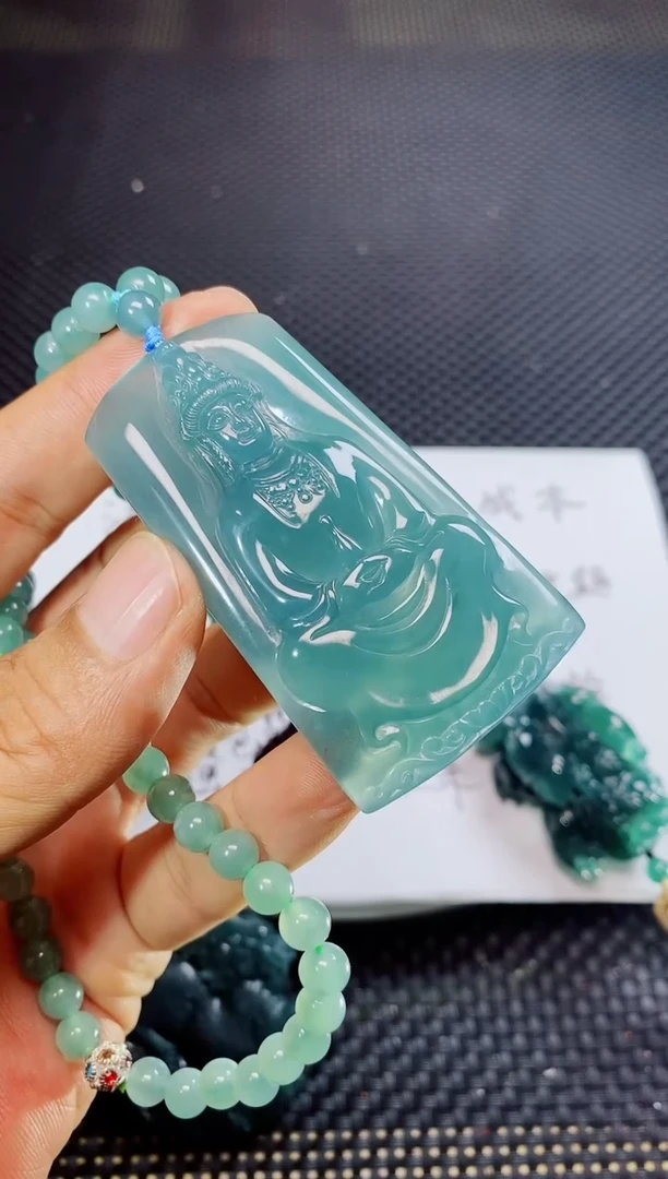 翡翠未镶嵌颈饰?***?