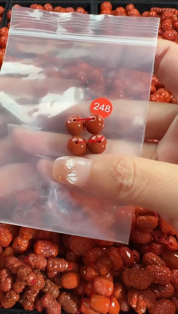 颈饰未镶嵌南红玛瑙1