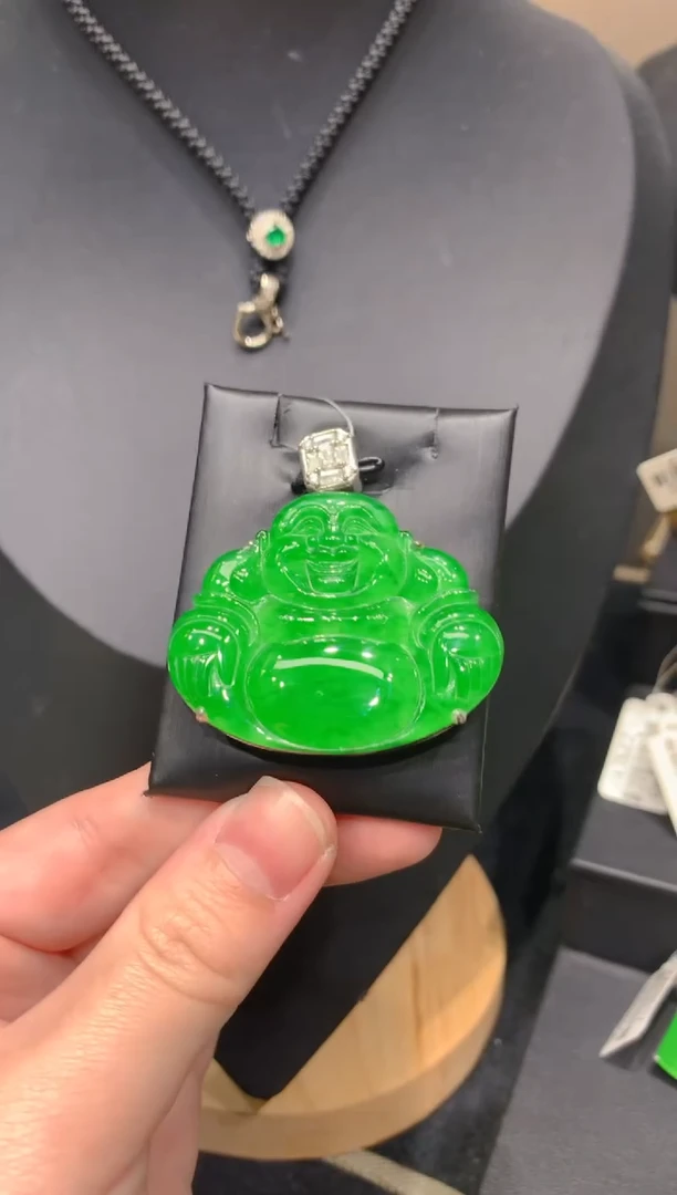 颈饰银S925镶嵌翡翠40一季