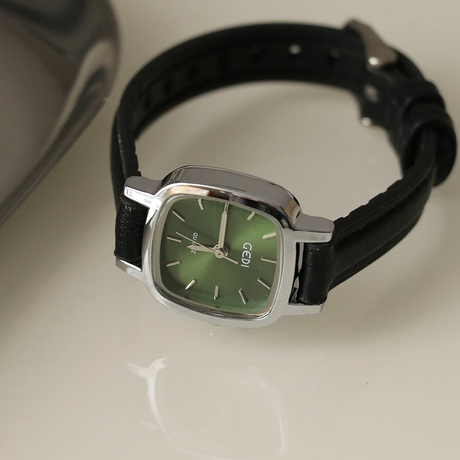 Rune鹿娜复古vatage百搭通勤真皮女士防水ins简约石英手表腕表